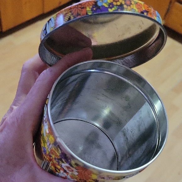 Vintage Flower Power Tin Container - Picture 3 of 3